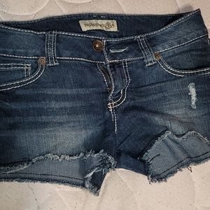 Shorts size 5. Worn a few times. Too small on me.